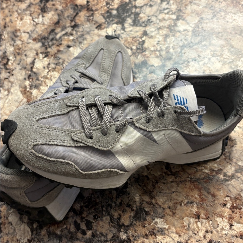 New Balance 327 - Picture 3 of 5